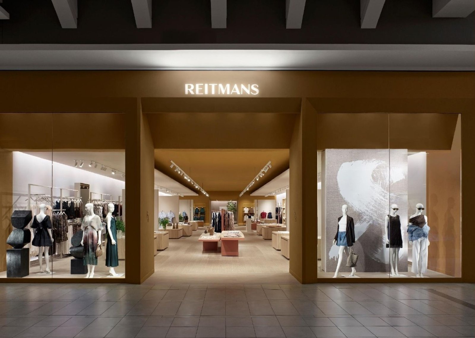 Reitmans Q2 Revenue Falls 1.9% as Margin Improves on Lower Markdowns